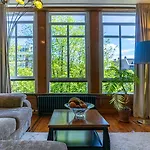 Singel Bed & Breakfast 4*