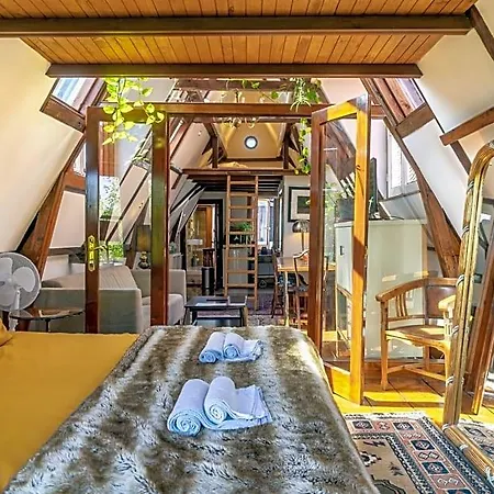 Singel Bed & Breakfast 4*